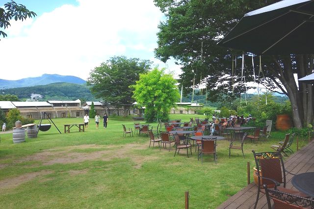 サンクゼールワイナリー　テラス席