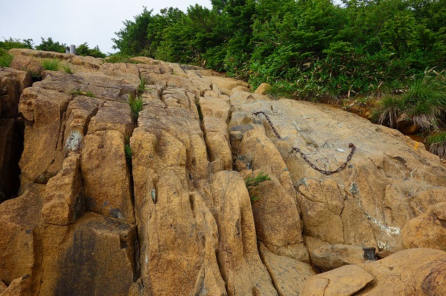 至仏山登山道