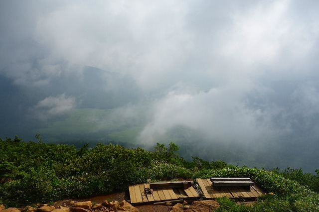 至仏山登山道