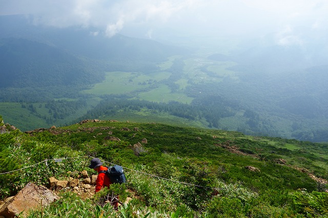 至仏山登山道