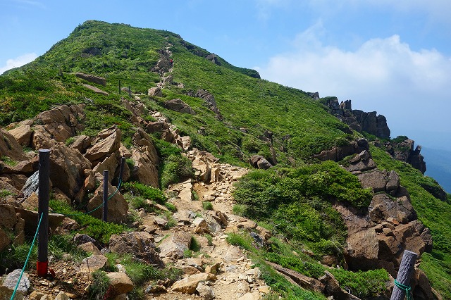 小至仏山