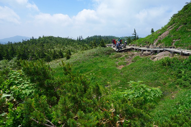 至仏山登山道