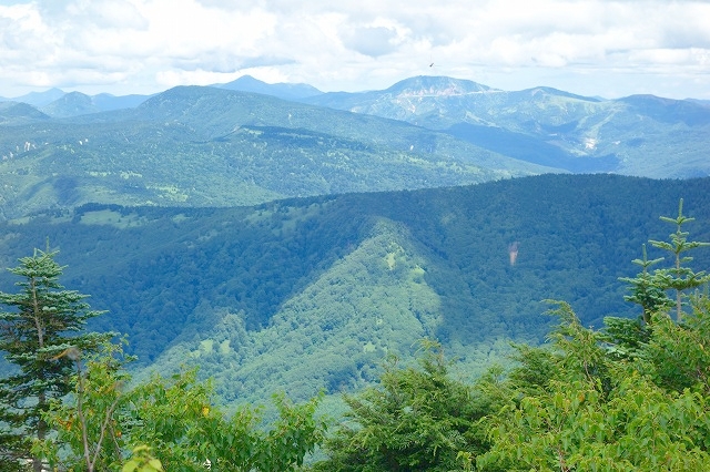 根子岳から志賀高原方面を望む