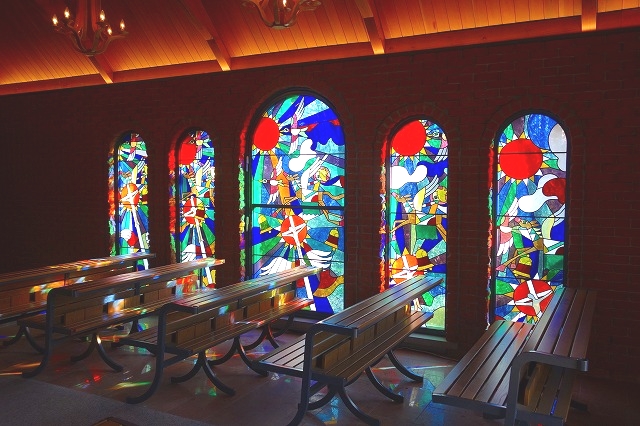 藤城清治美術館チャペル