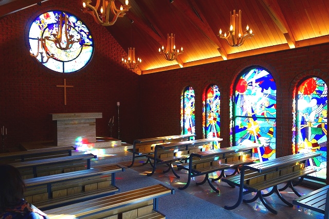 藤城清治美術館ステンドグラス