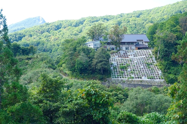 林道妙高小谷線（雨飾荘）