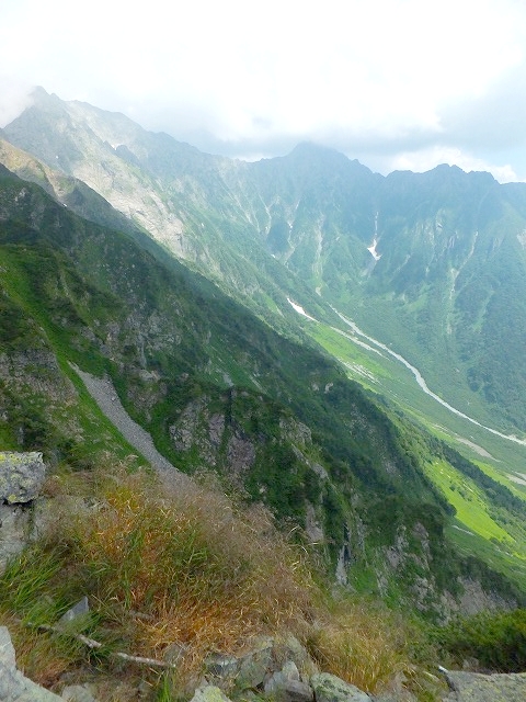 西穂高岳独標から見た前穂高岳
