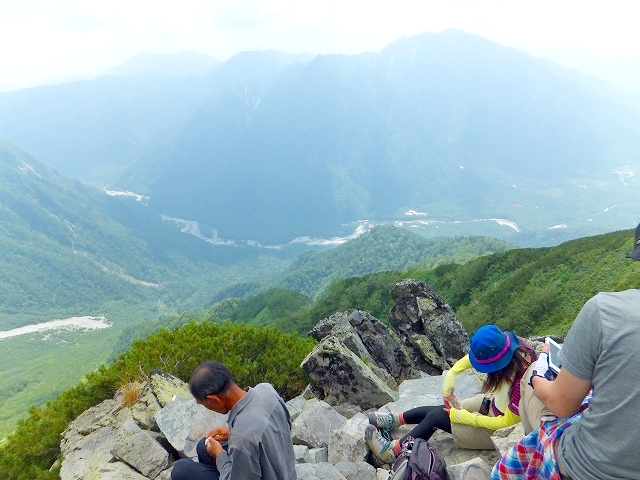 西穂高岳独標から見た上高地