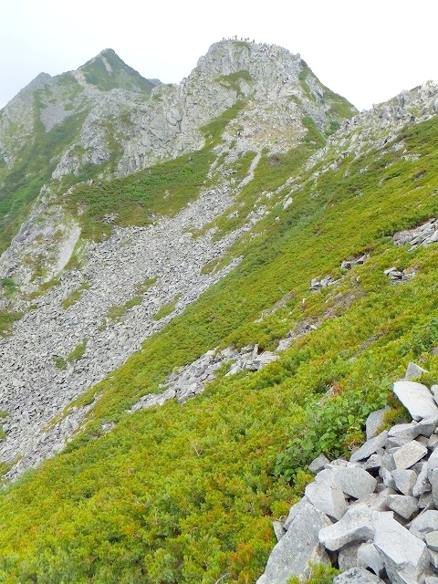 西穂高岳独標とピラミッドピーク