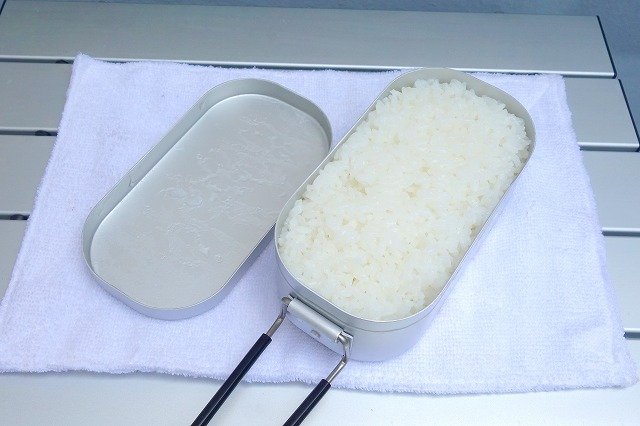 ダイソーメスティンでの炊飯(炊きあがり)